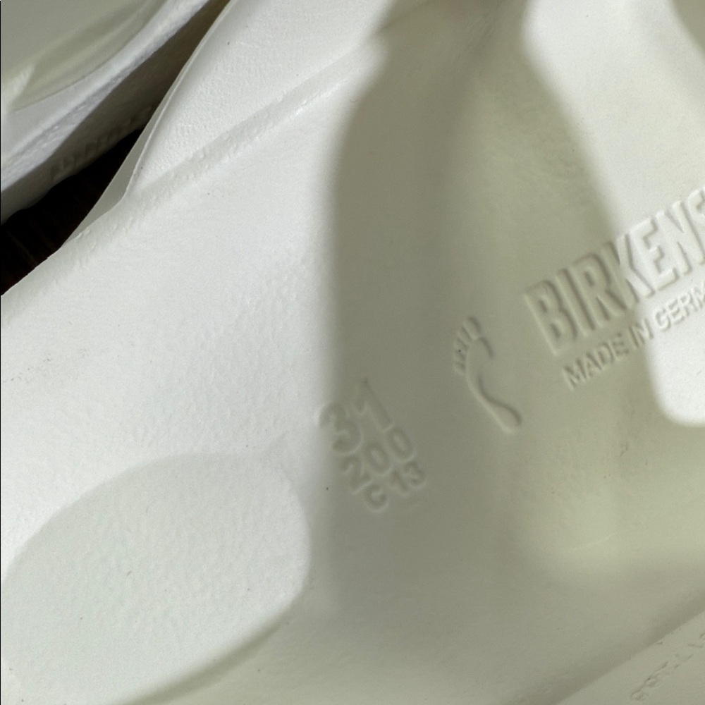 Birkenstock Classic White Sandals - Picture 4 of 6